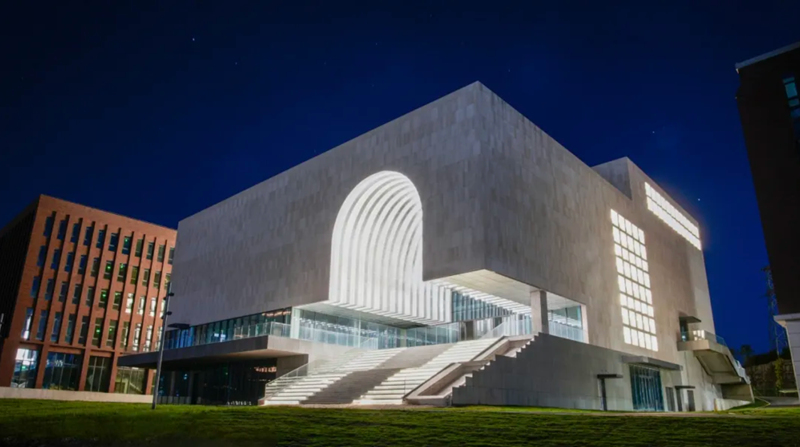 藝術中心夜景。