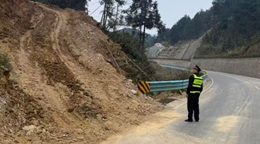 “法律明白人”助力公路執法