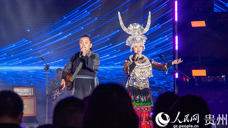 歌曲表演《兄與妹》。人民網 黃小桃攝