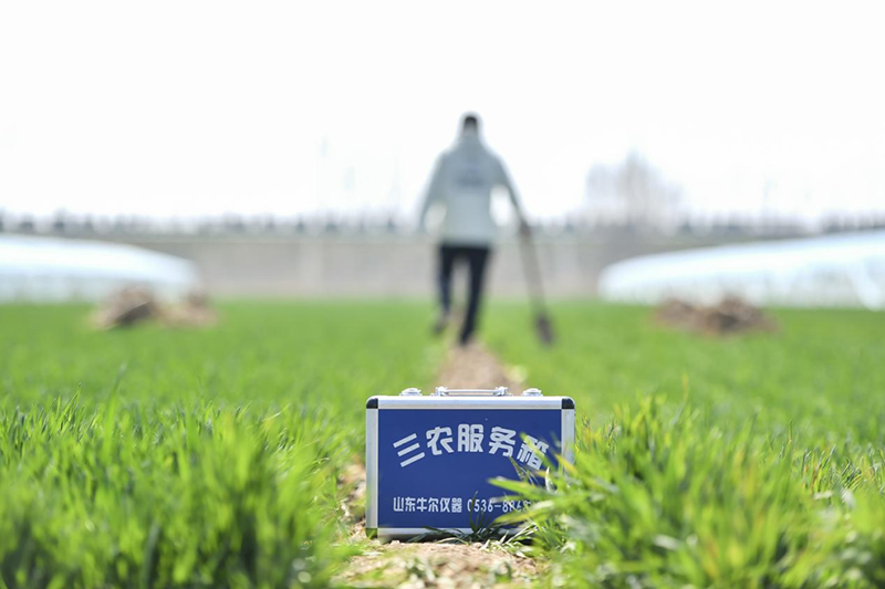 貴州磷化集團(tuán)以“優(yōu)質(zhì)產(chǎn)品+專業(yè)服務(wù)”的保供擔(dān)當(dāng),把“服務(wù)三農(nóng)”的承諾寫在大地上。