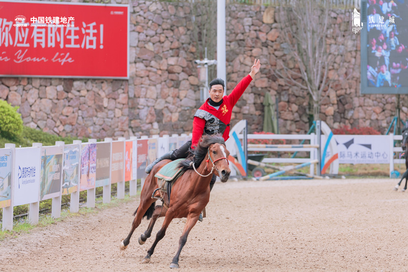 貴州村馬文化特技展演。