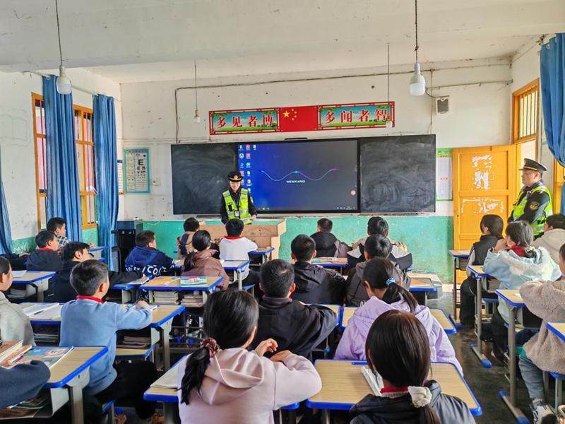 1 圖為“交通安全課堂”現場 。