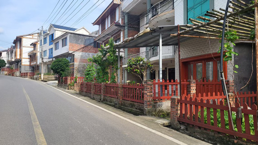 干凈整潔的村道。王華秦?cái)z