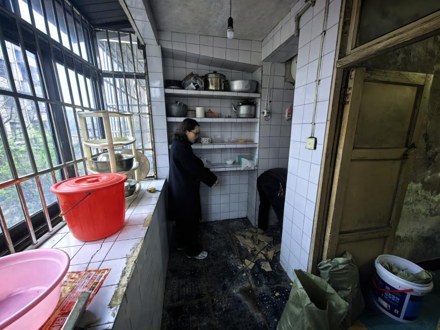 花溪區法官上門解民憂 鄰里積怨終消融。