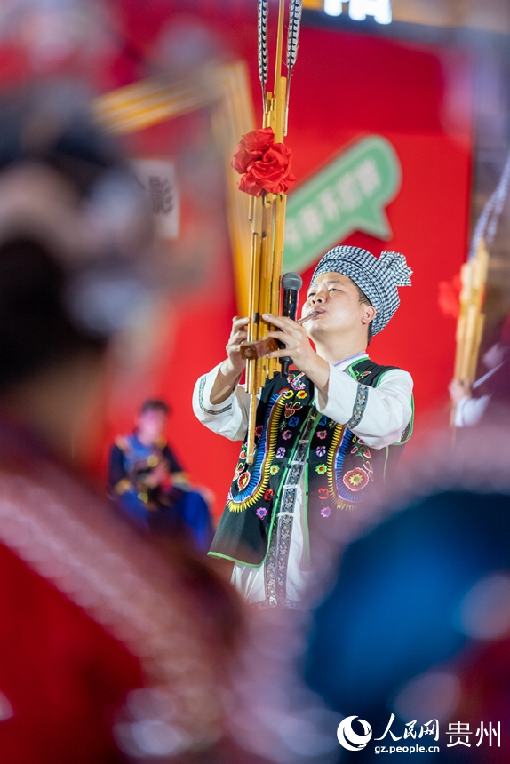 蘆笙展演。人民網(wǎng)記者 涂敏攝