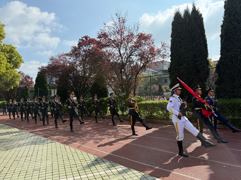 安順職業技術學院國旗護衛隊升國旗 。.jpg