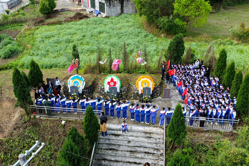 貴州獨山泗亭村幾代人的75年堅守。