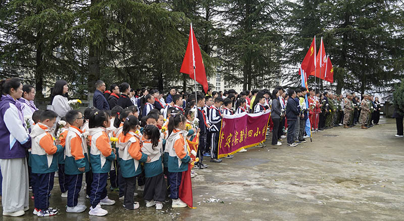 貴定縣“追尋·2026·清明祭英烈”主題活動現場。