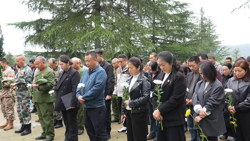 貴定縣“追尋·2026·清明祭英烈”主題活動現場。