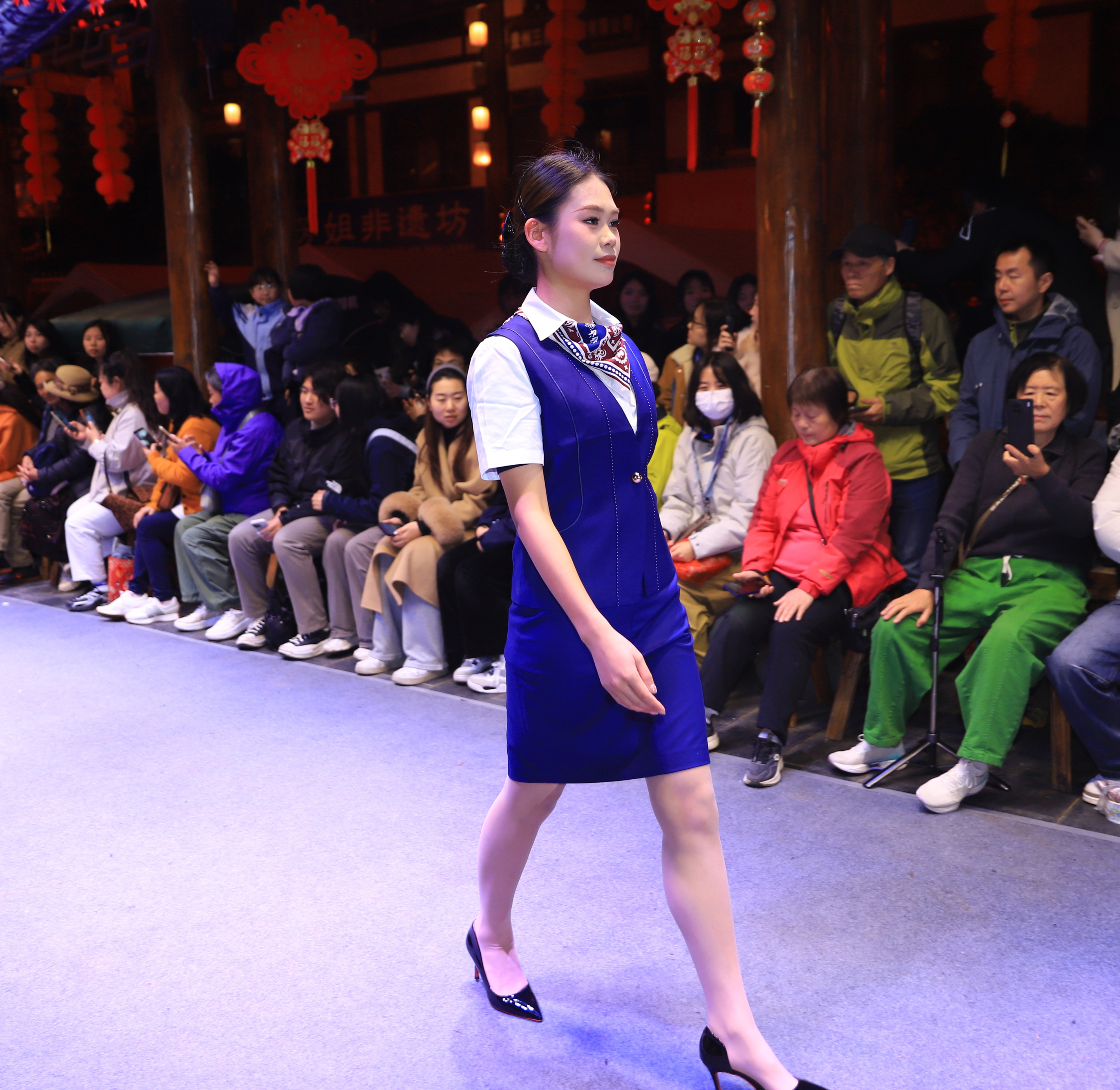 “微笑阿蕾”團隊登上“村T”舞臺。