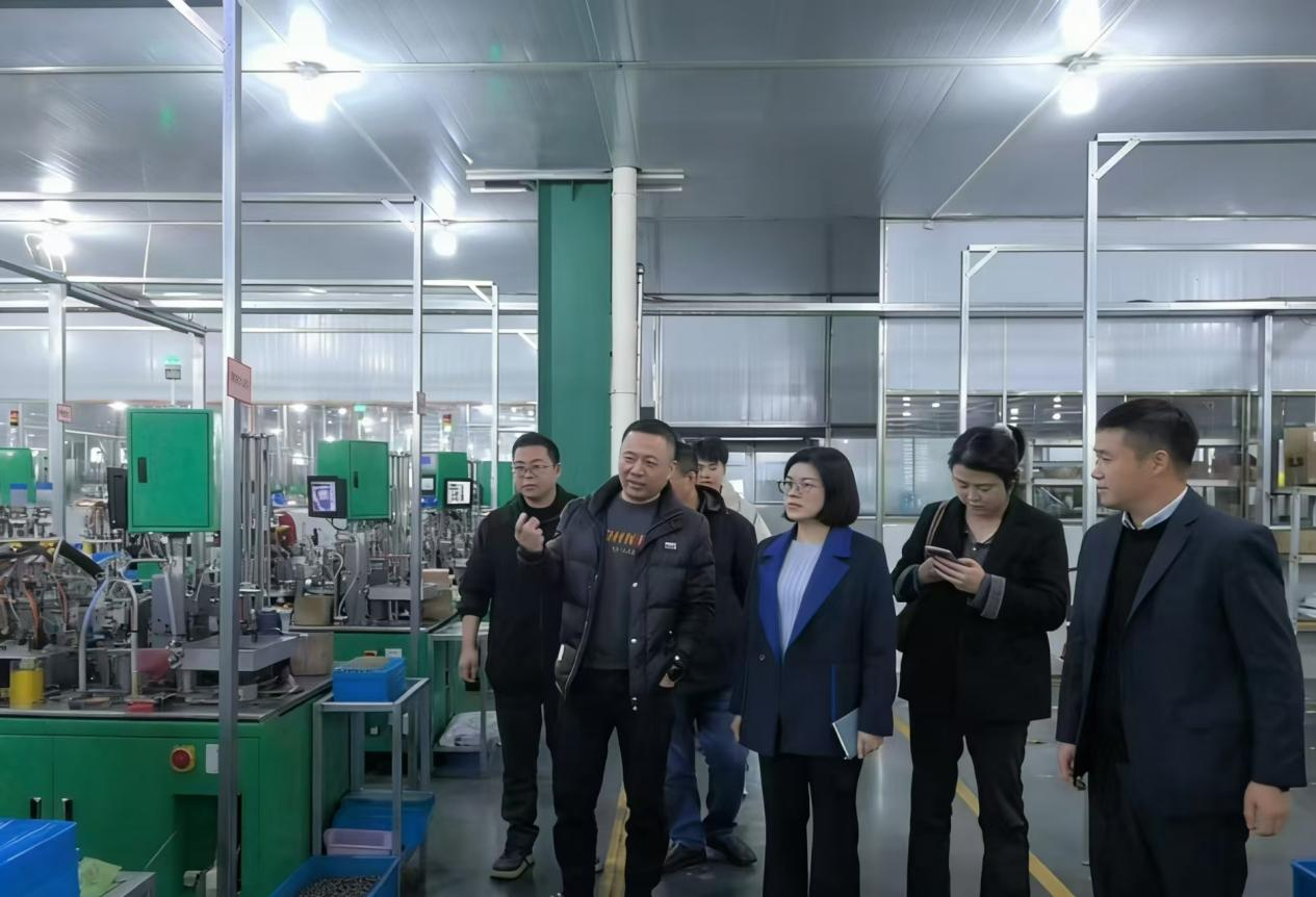 郵儲銀行客戶經理在園區調研。