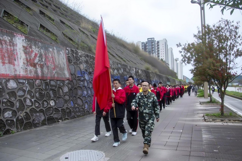 貴州共青團、少先隊組織開展“追尋·2026·清明祭英烈”主題活動。
