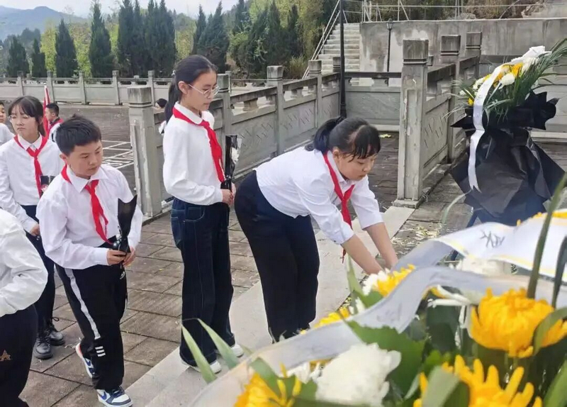 貴州共青團(tuán)、少先隊(duì)組織開展“追尋·2026·清明祭英烈”主題活動(dòng)。