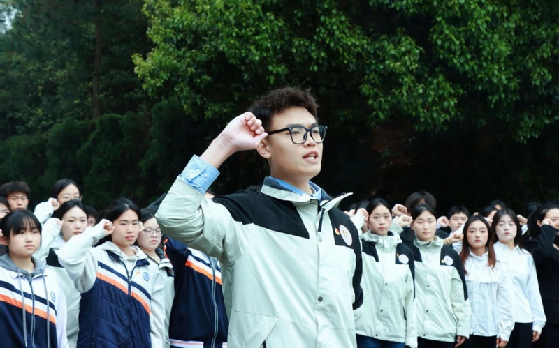 貴州共青團(tuán)、少先隊(duì)組織開展“追尋·2026·清明祭英烈”主題活動(dòng)。