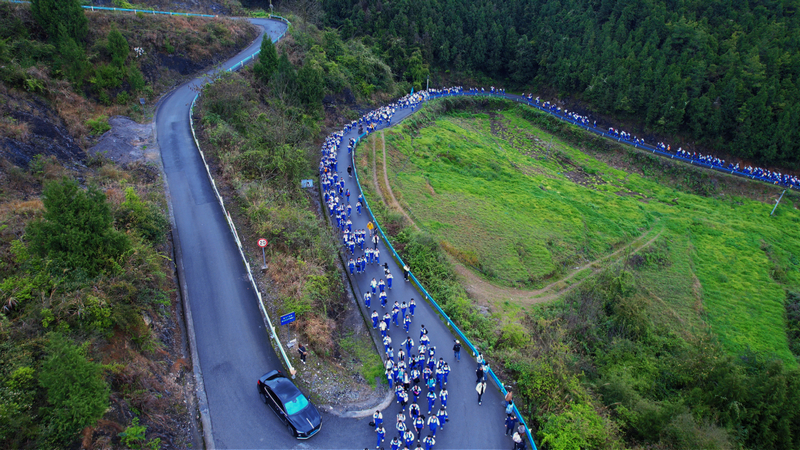 貴州共青團、少先隊組織開展“追尋·2026·清明祭英烈”主題活動。