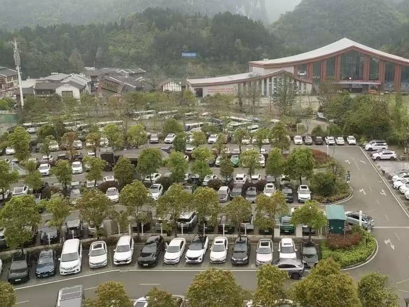 荔波小七孔停車場。吳顯力攝