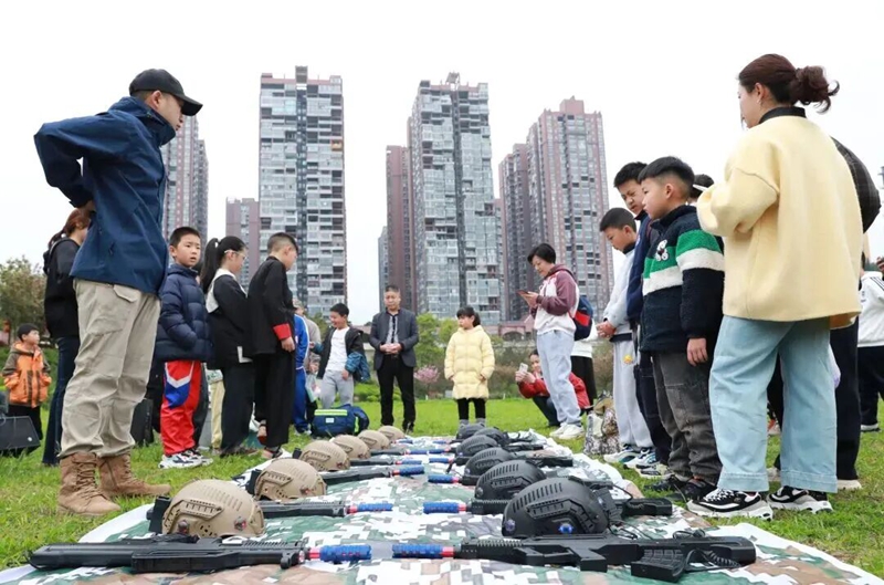 清鎮市國防體育邀請親子體驗賽場景。李齊 攝.jpg