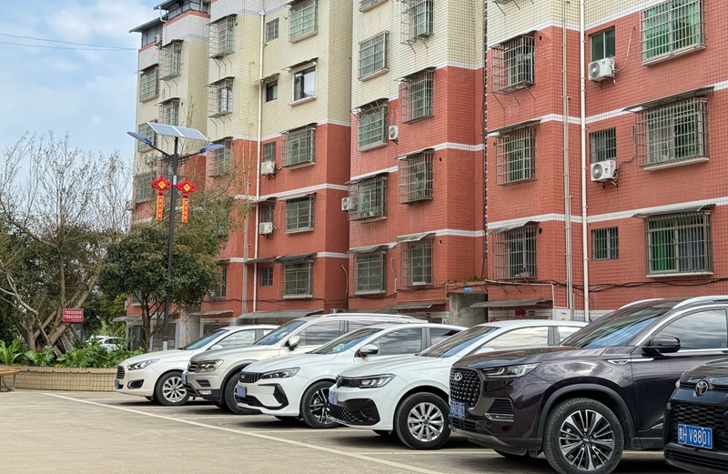 安居小區改造后整潔有序，居民生活品質提升 (2)