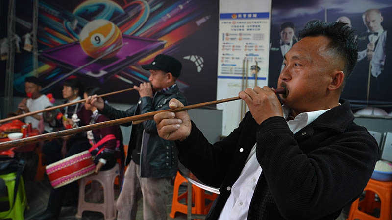 充滿少數民族元素的婚禮。