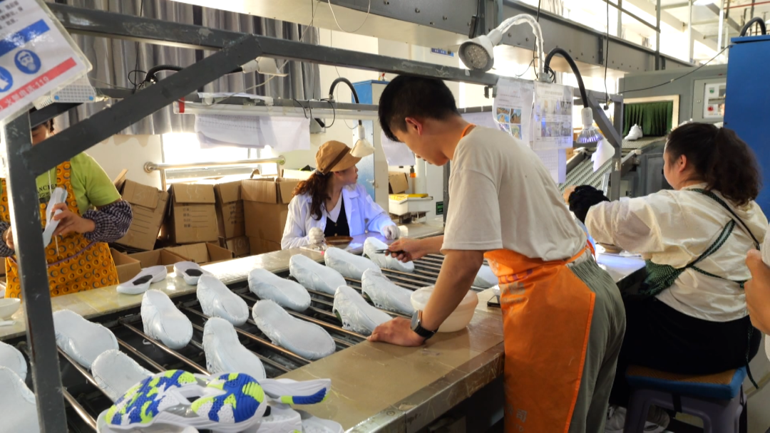 “西秀造”運動鞋遠銷海外市場。