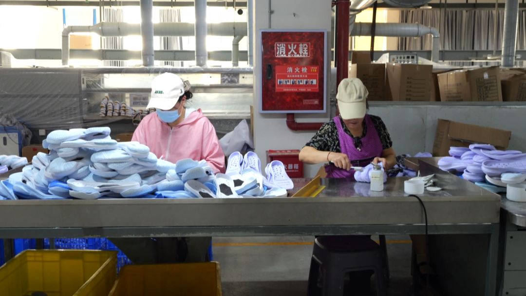 “西秀造”運動鞋遠銷海外市場。