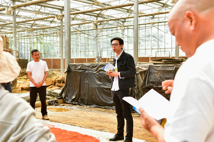 專家介紹了秧苗期病蟲害防治技術、常見入侵物種的識別要點 。