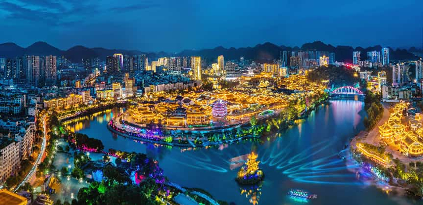 銅仁中南門歷史文化旅游區(qū)。