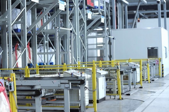 成品入庫平臺(tái)。人民網(wǎng) 顧蘭云 攝